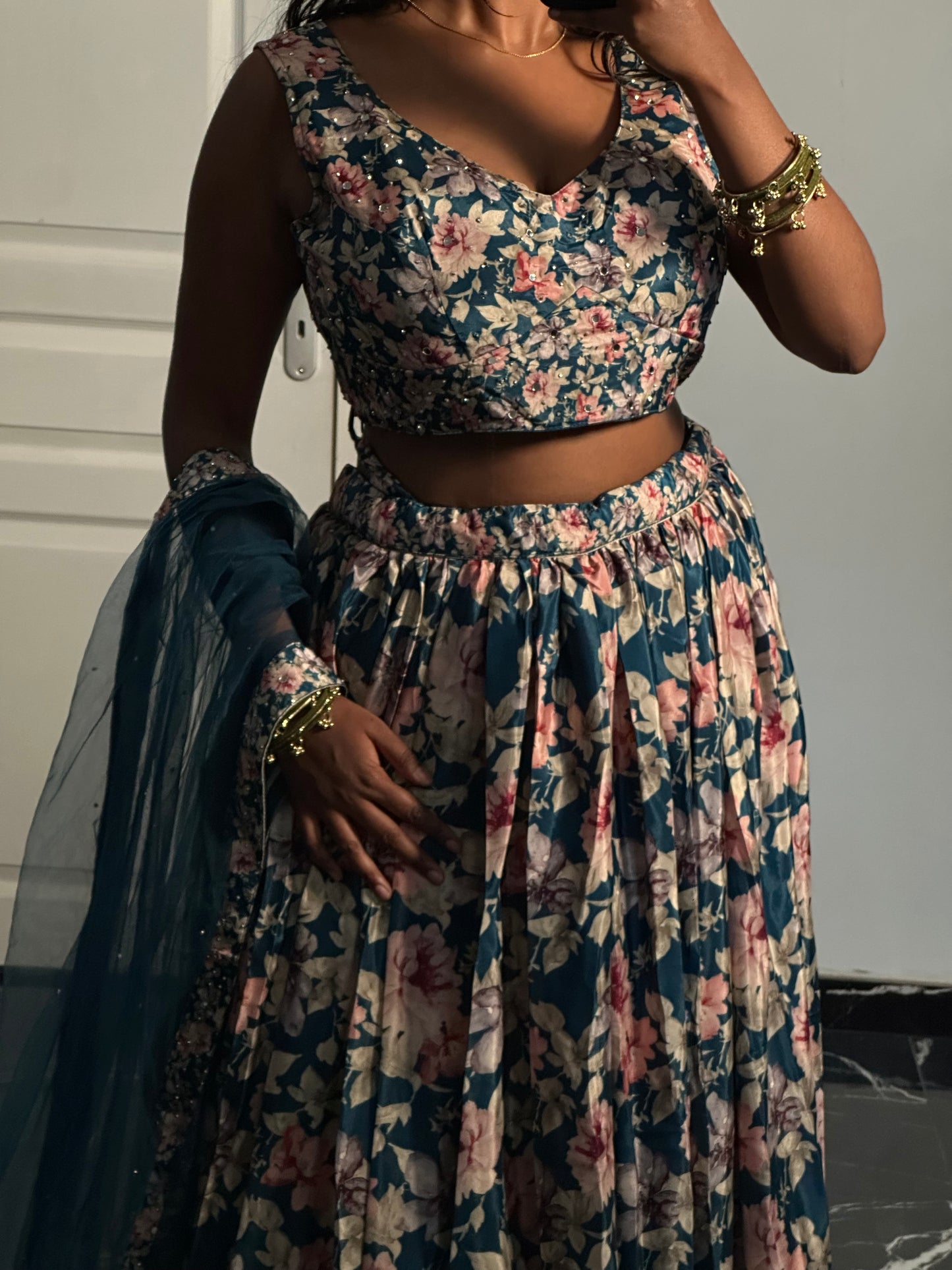 Lehenga bleu jardin