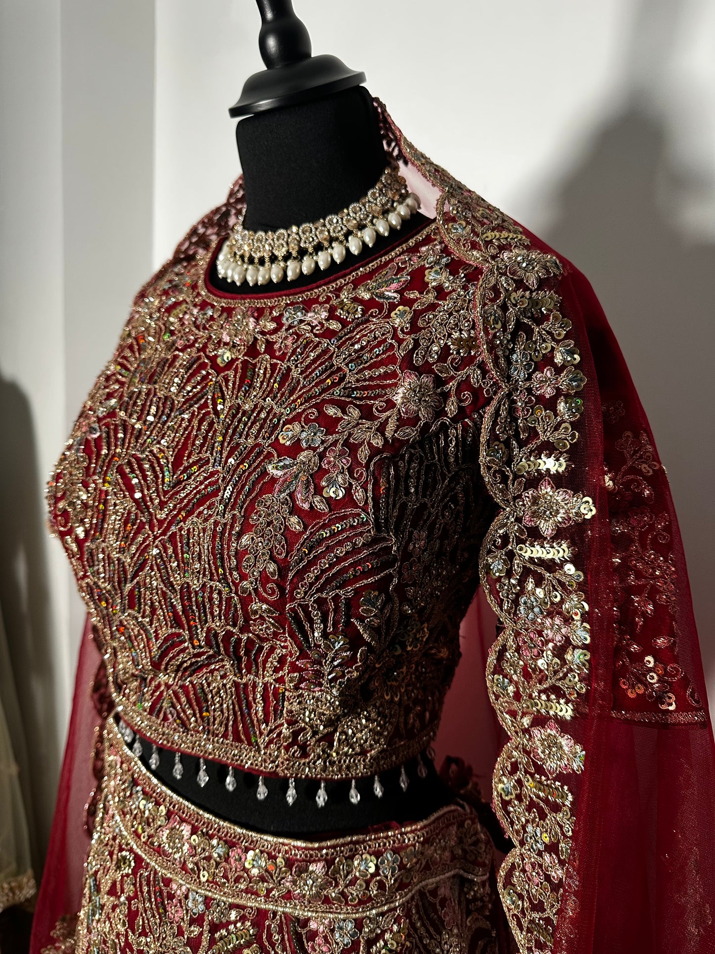 Lehenga 3 pièces bordeaux brodé