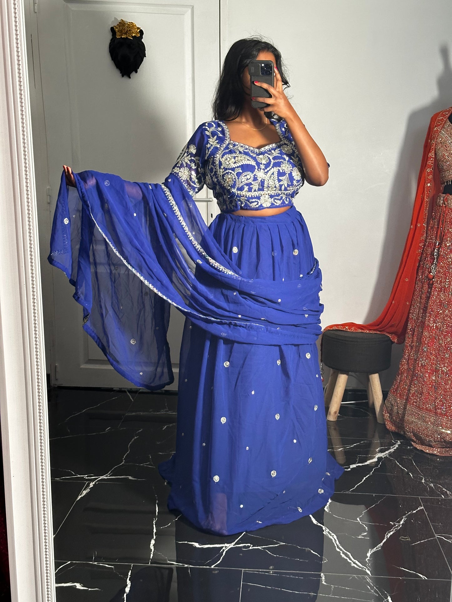 Lehenga bleu roi