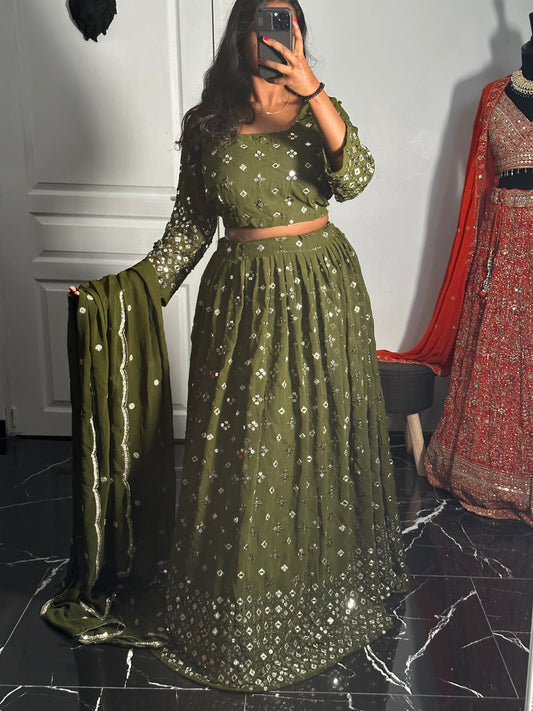 Lehenga Vert Olive de Luxe en Georgette Brodé