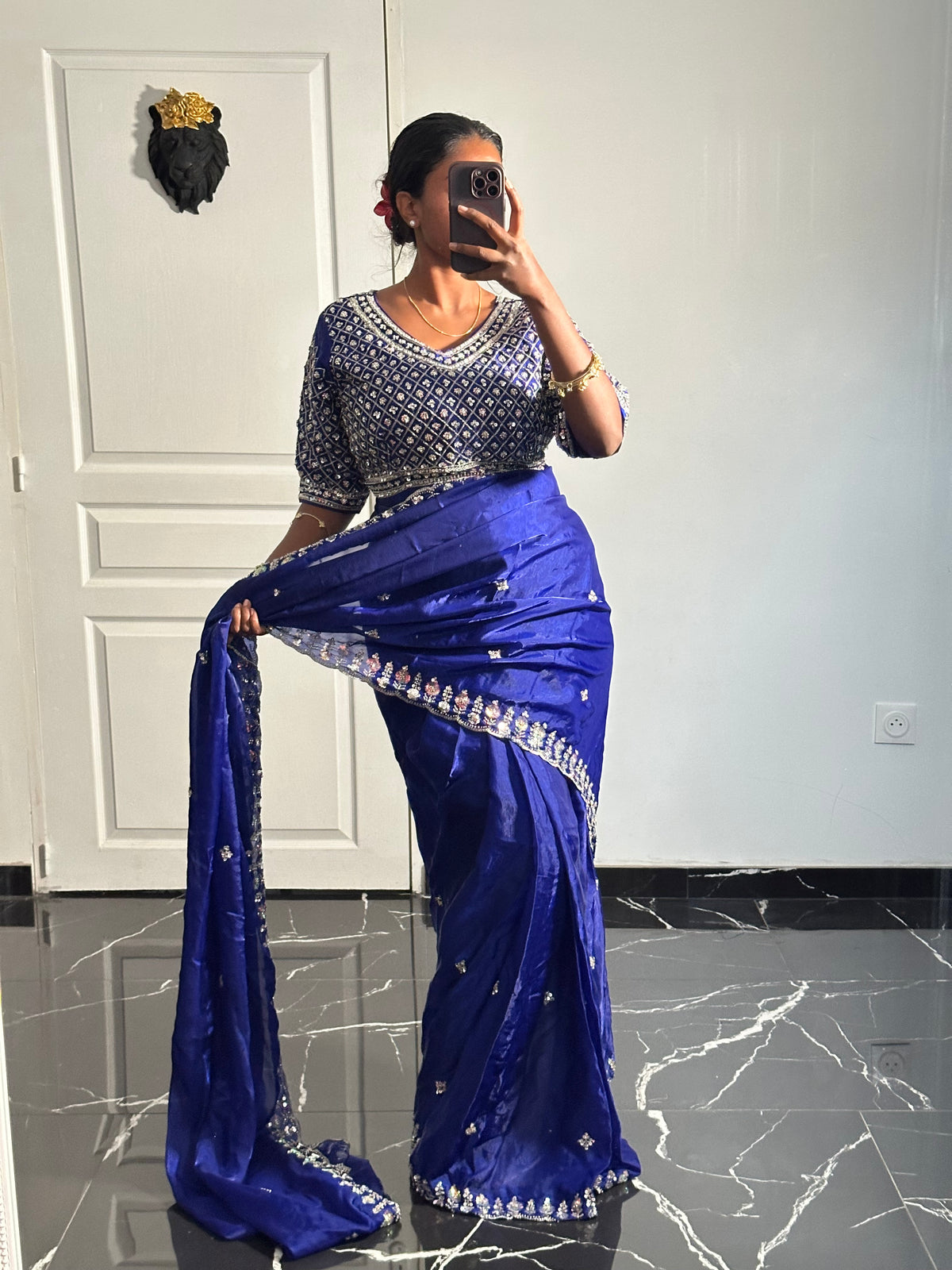 AARADHYA- Bleu royal