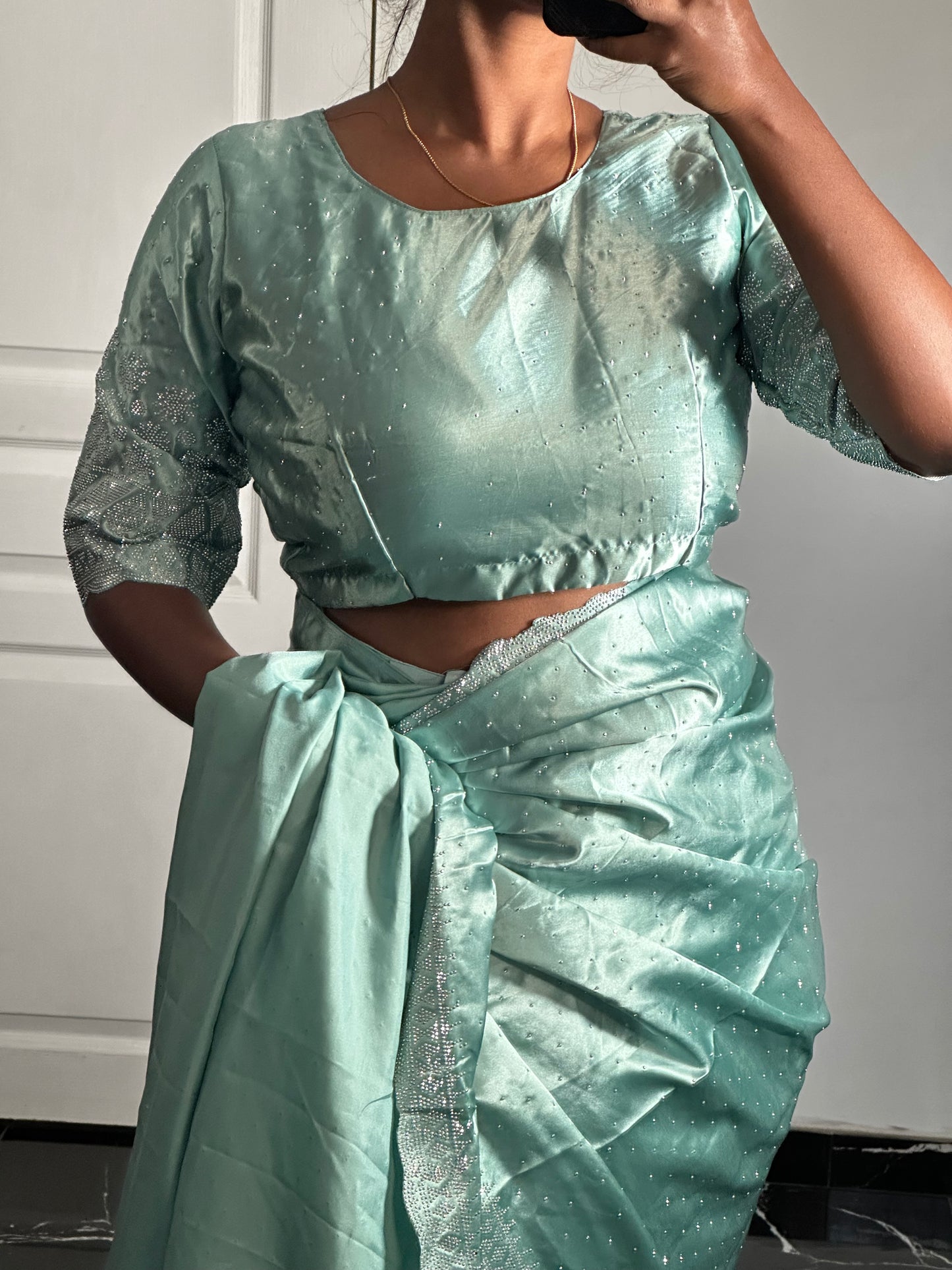 Liyanaa blue one minute saree