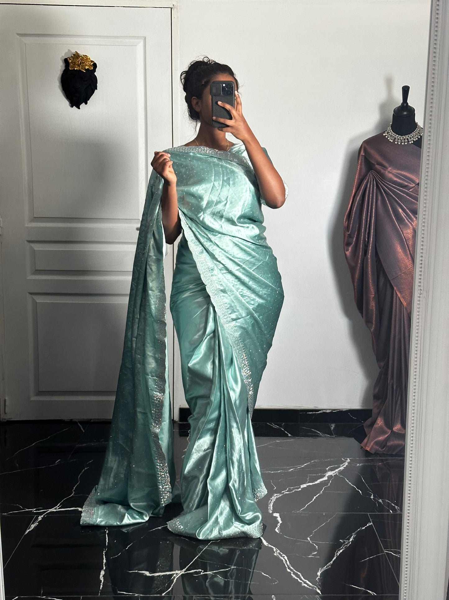 Liyanaa blue one minute saree