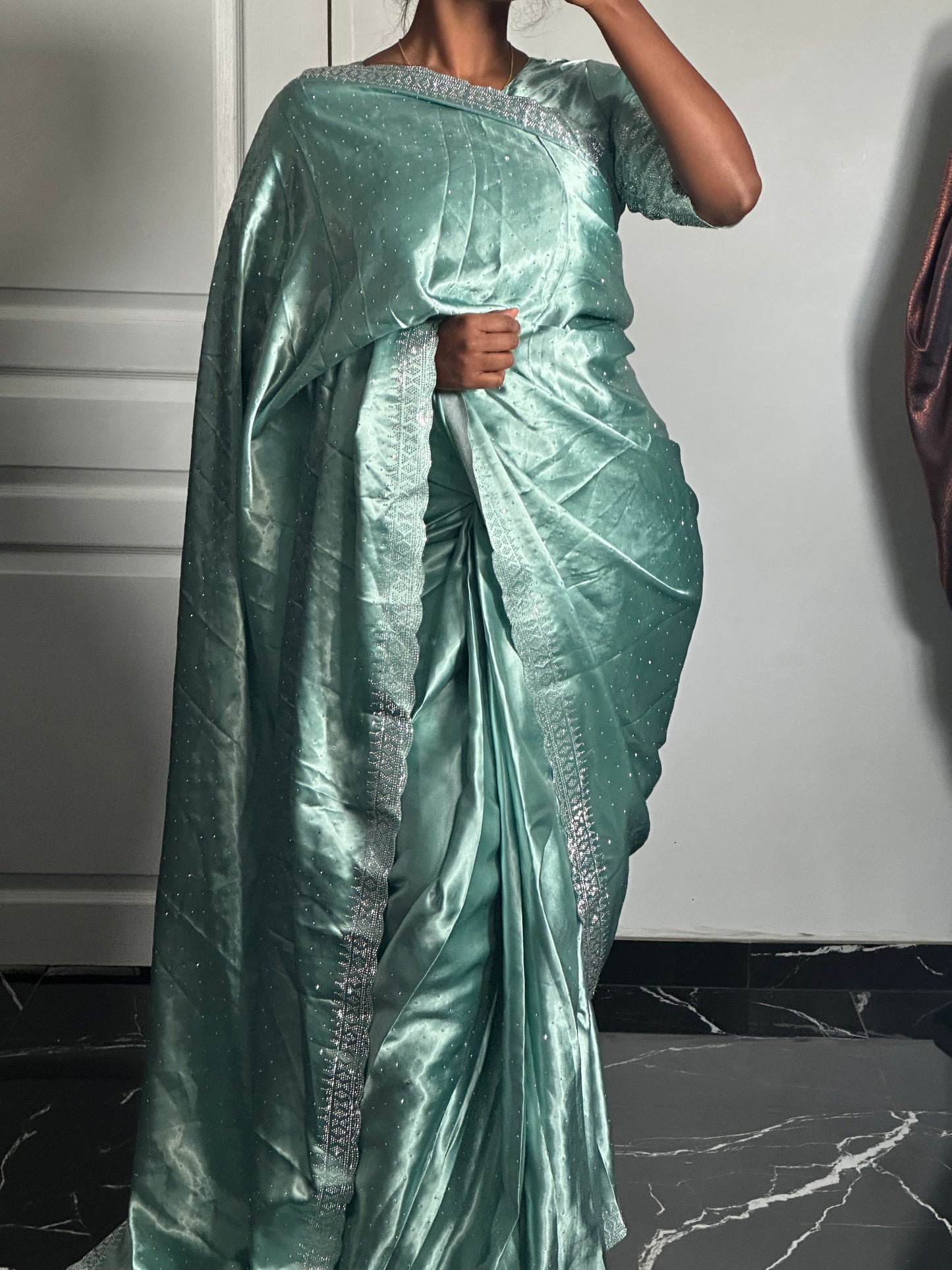 Liyanaa blue one minute saree