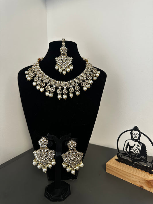 Parure Ishita Royale