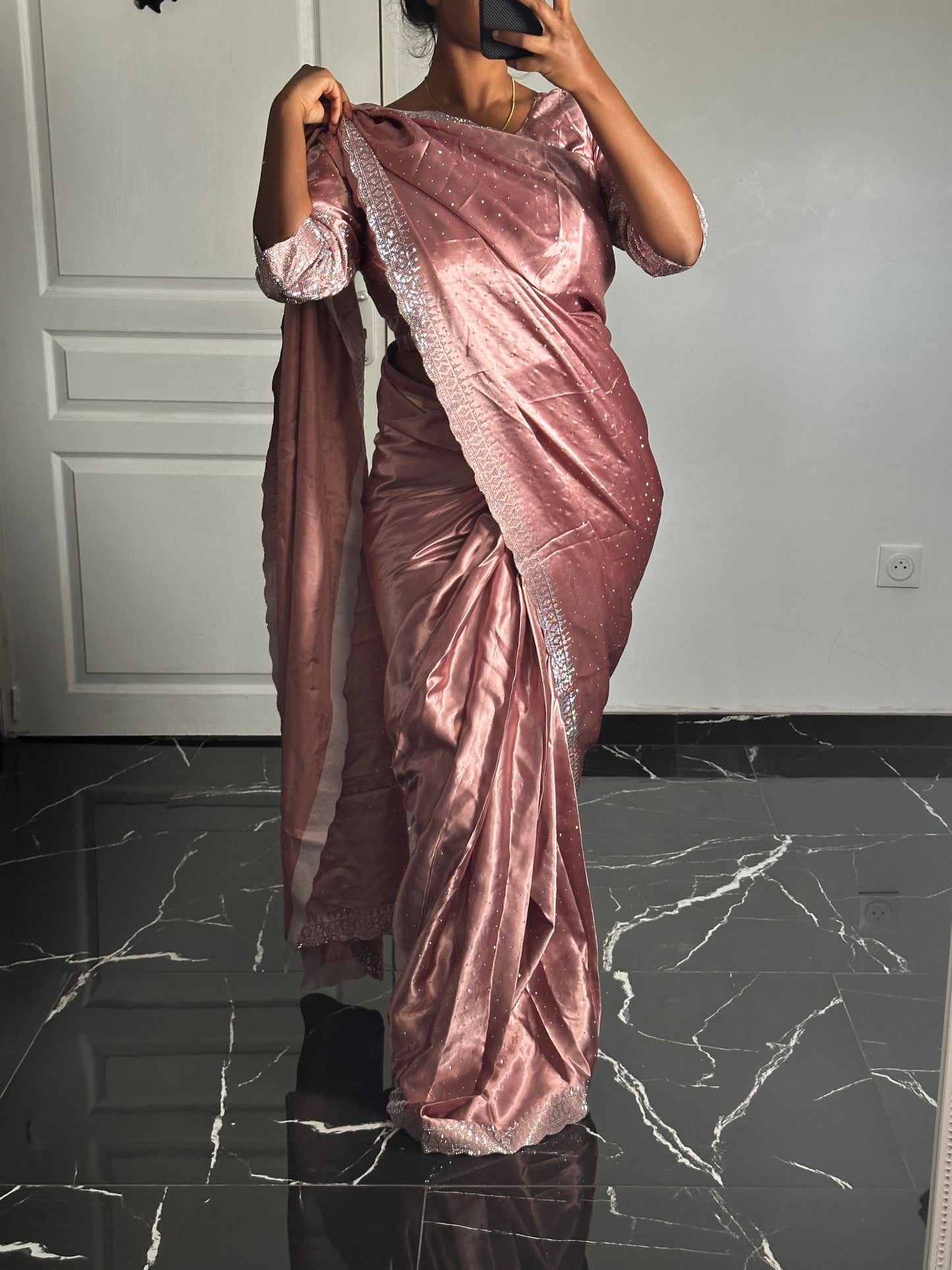 Liyanaa rose one minute saree