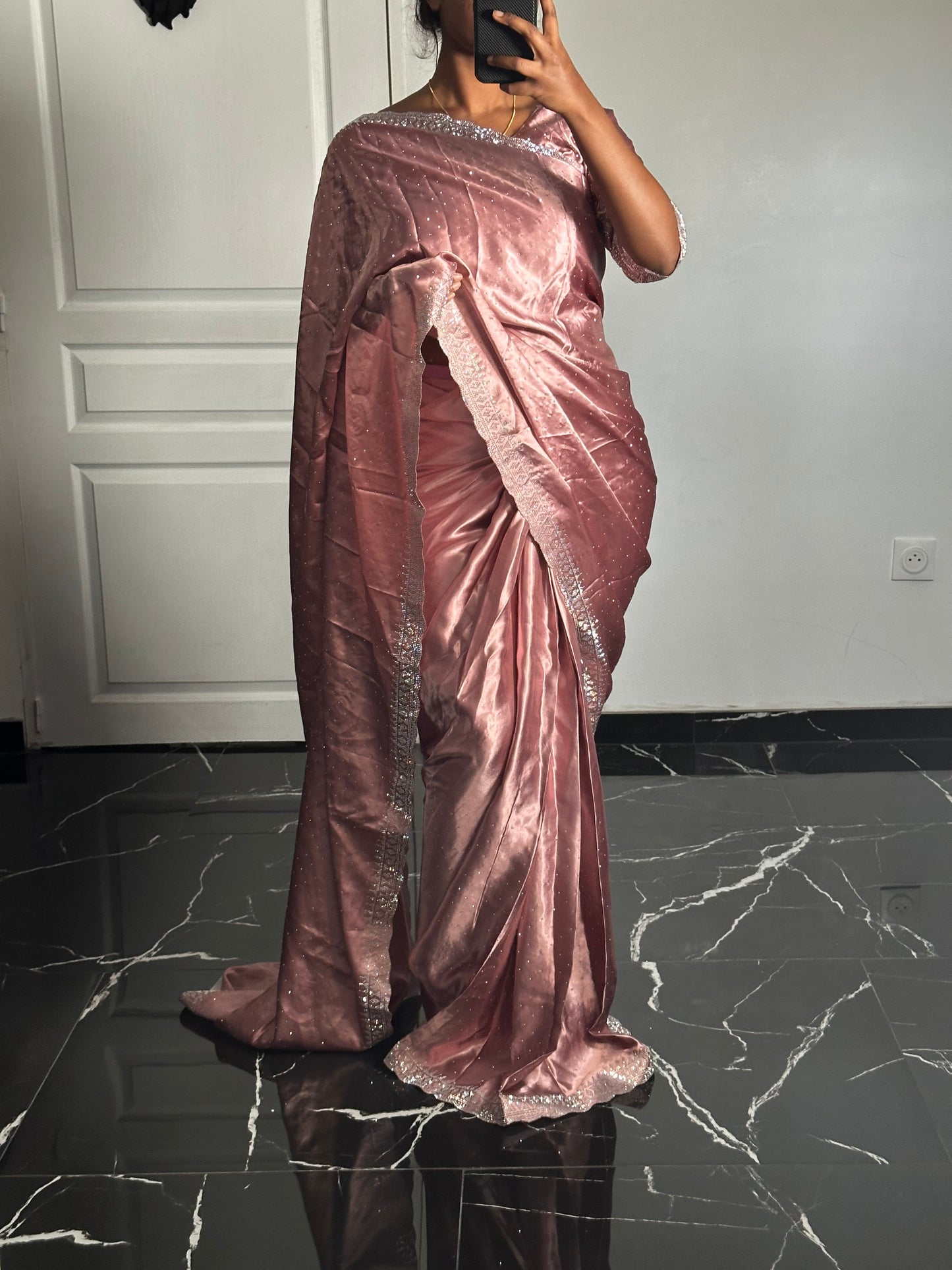 Liyanaa rose one minute saree
