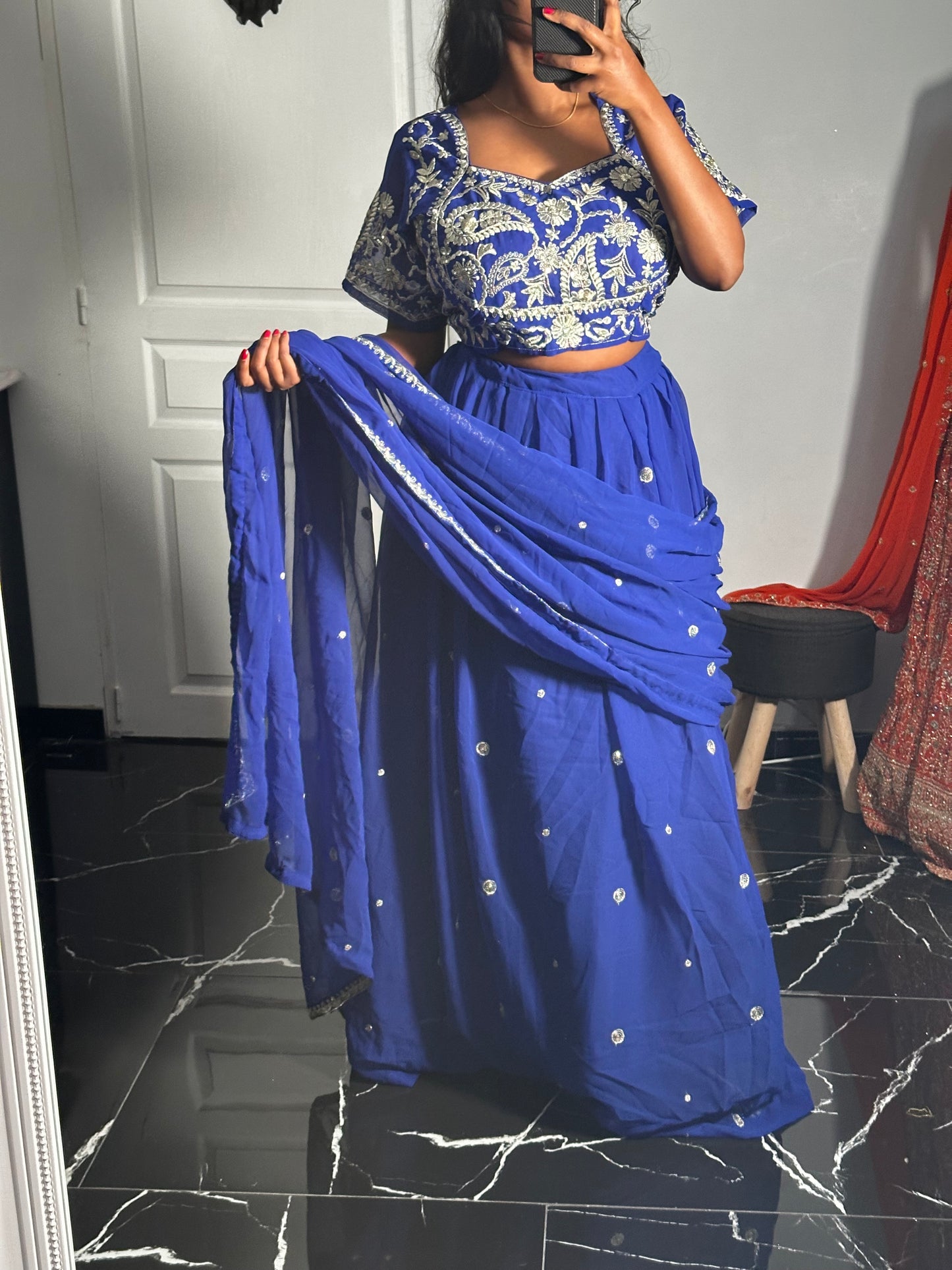 Lehenga bleu roi
