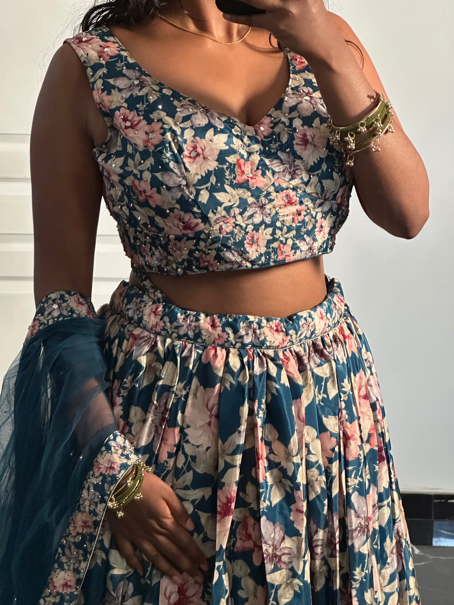 Lehenga bleu jardin