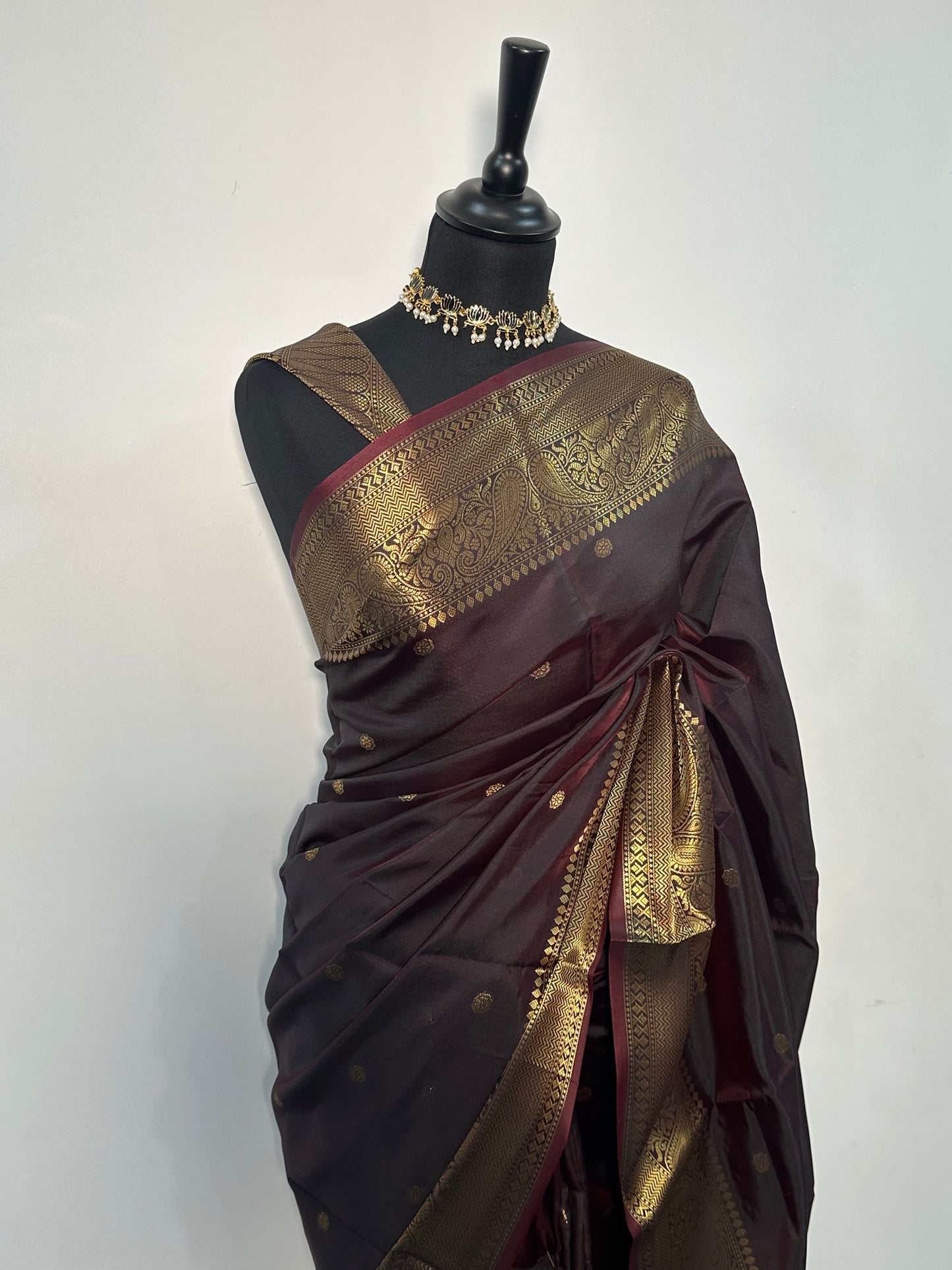 Sari Soft Silk – Marron & Doré