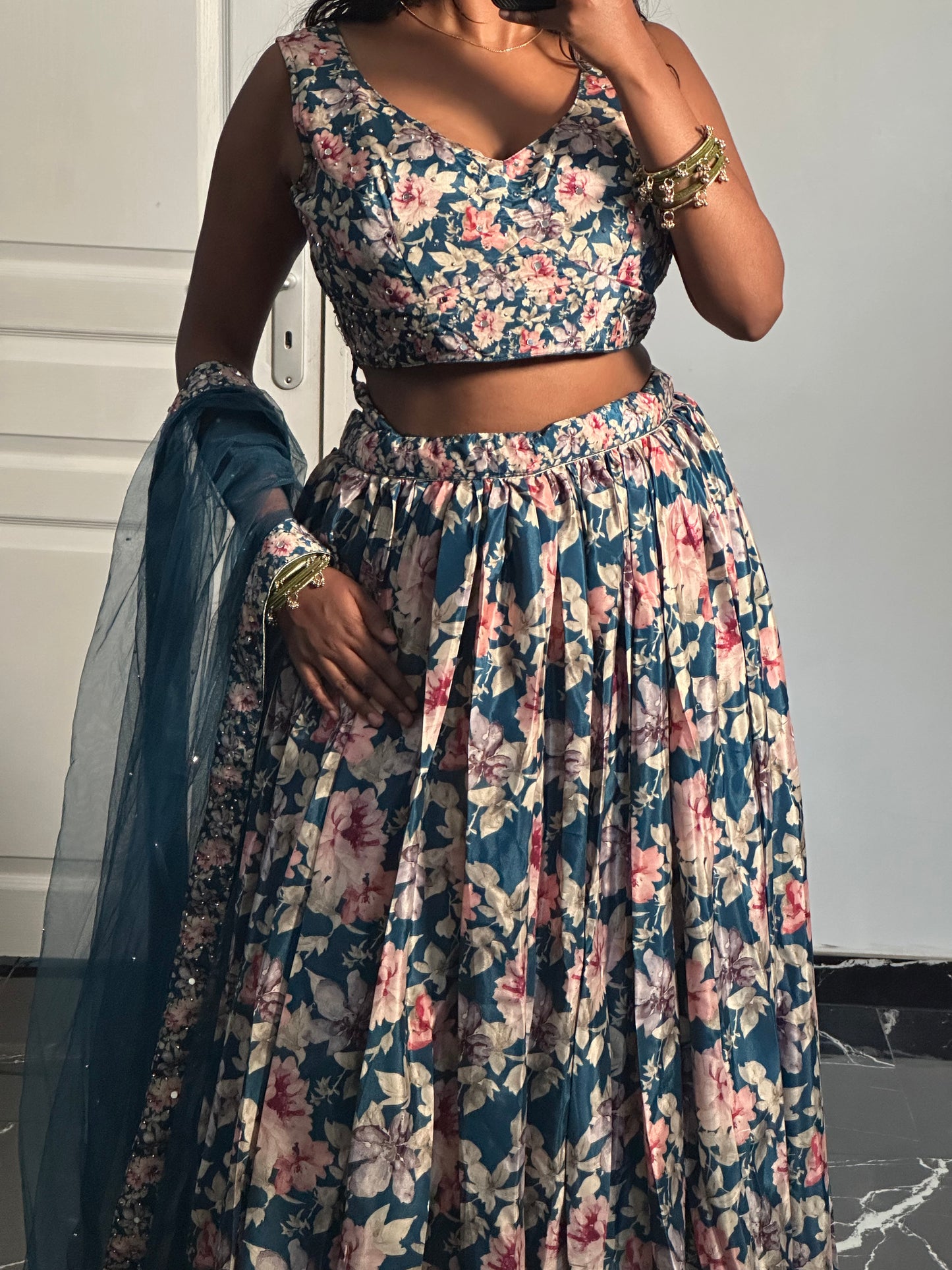 Lehenga bleu jardin