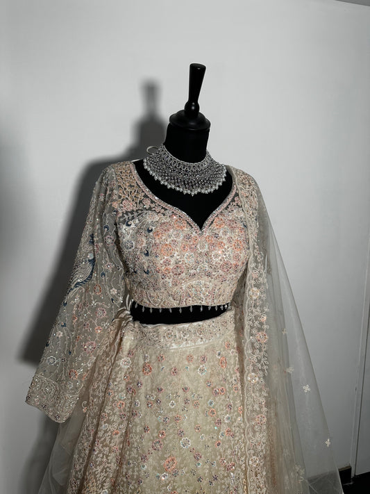 Jaya Lehenga blanc
