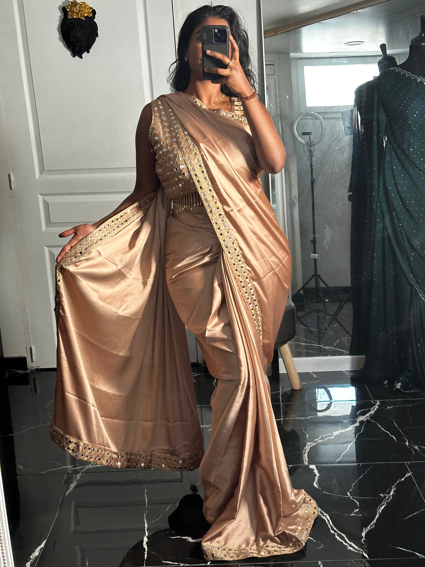 NUDE 1 minute saree