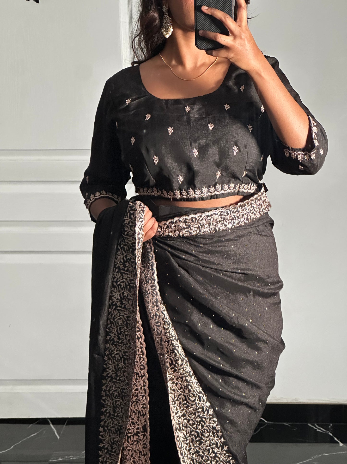 Saree Moonla noir