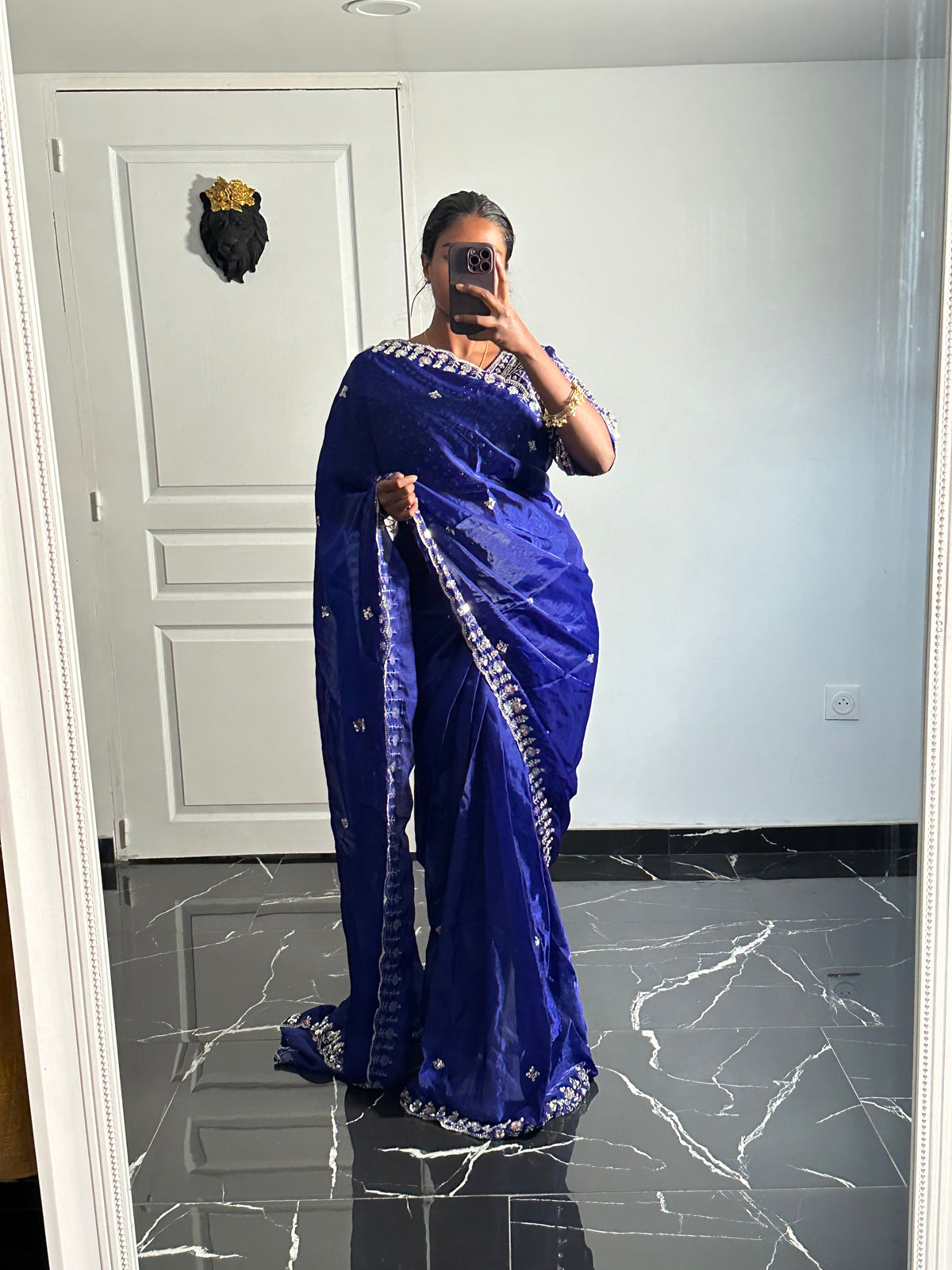 AARADHYA- Bleu royal