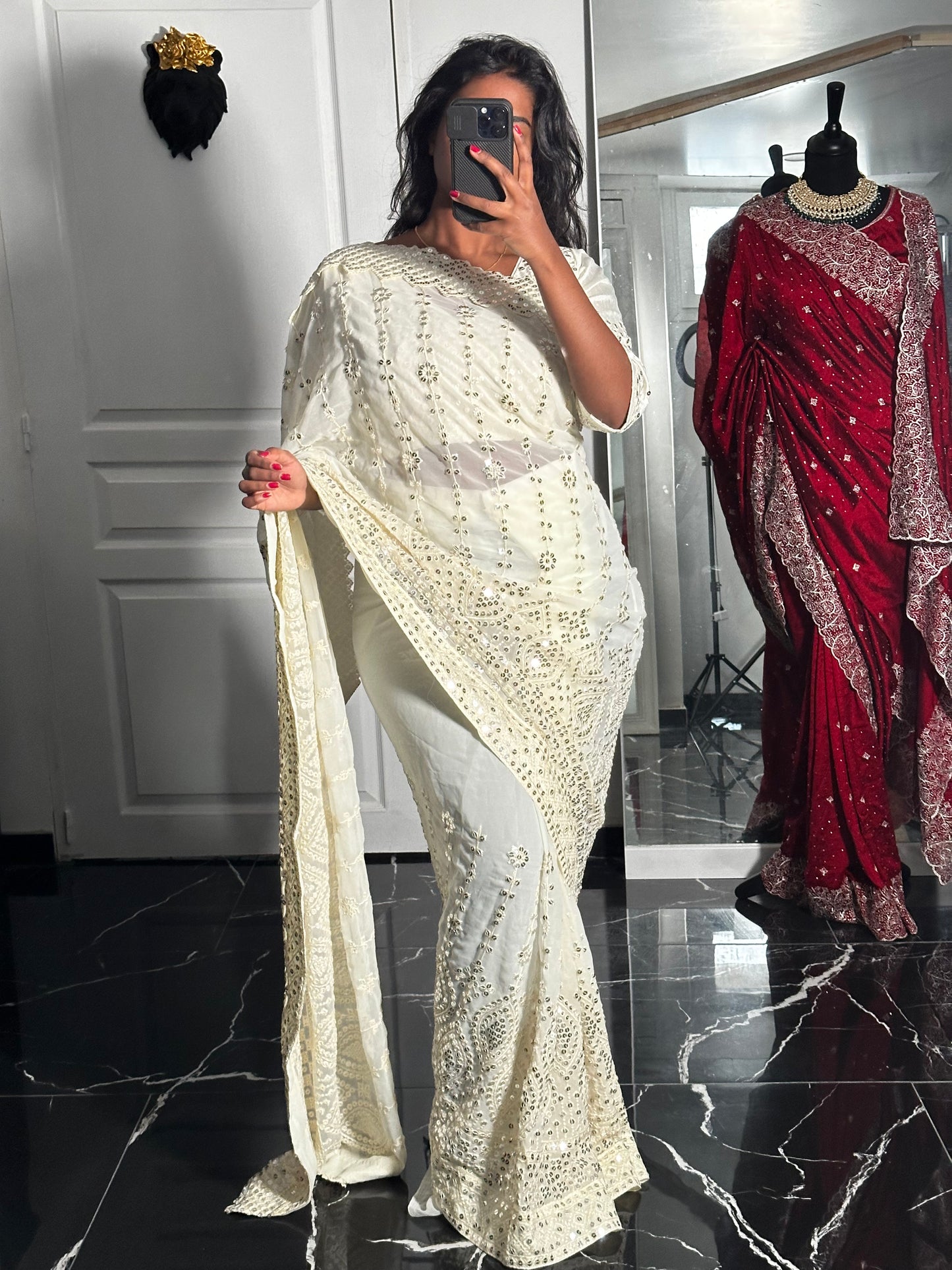 white one minute saree