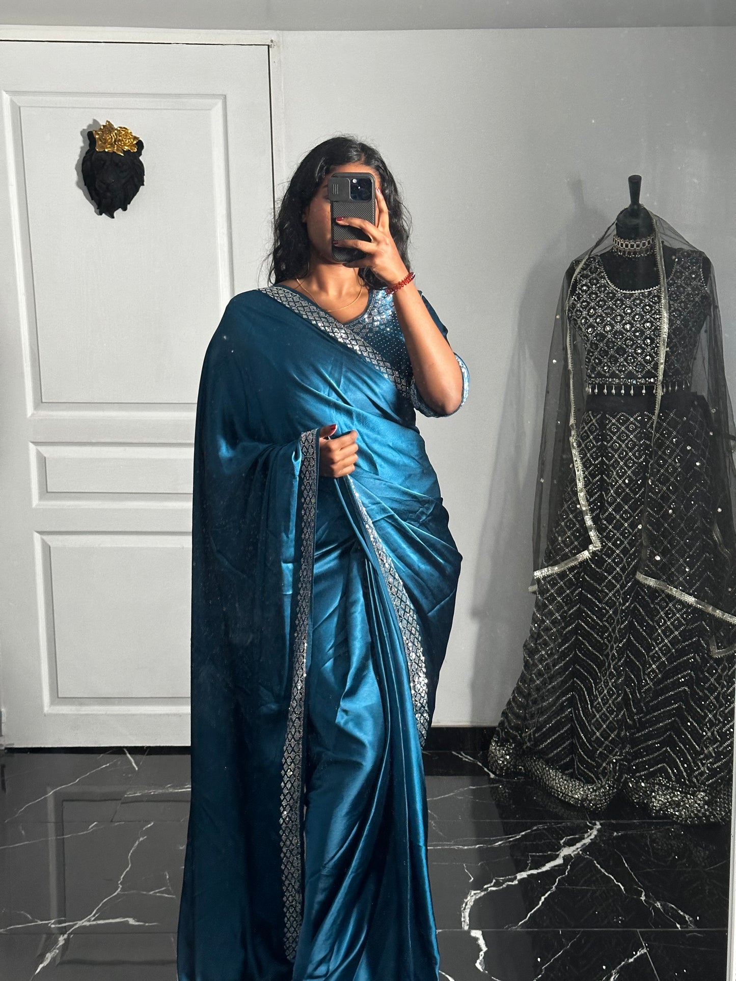 One minute satin saree bleu mer