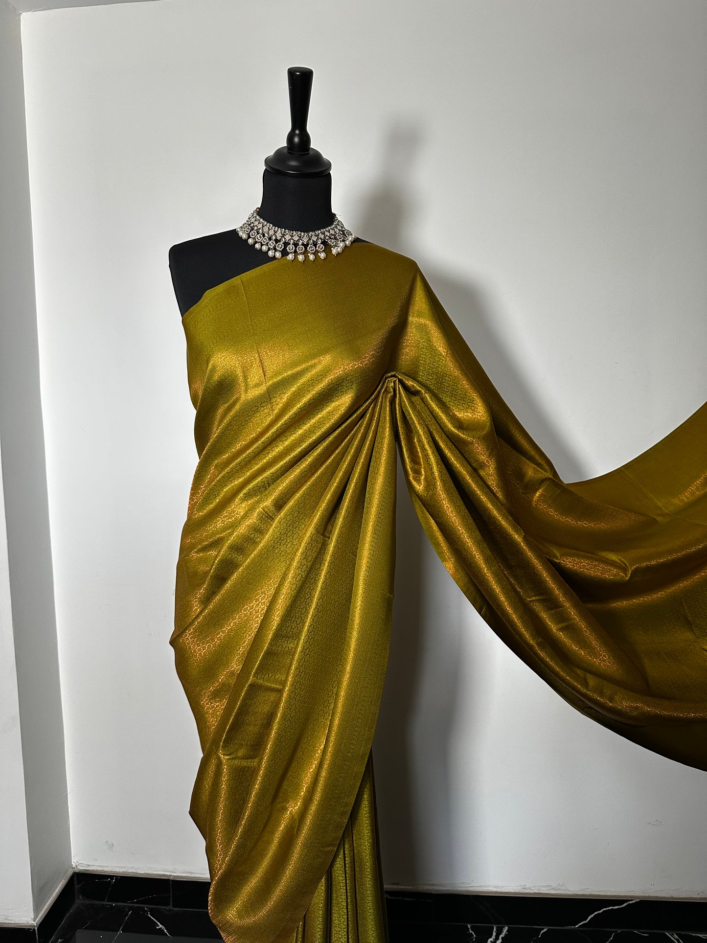 Sari Kubera Pattu Vert Moutarde Doré
