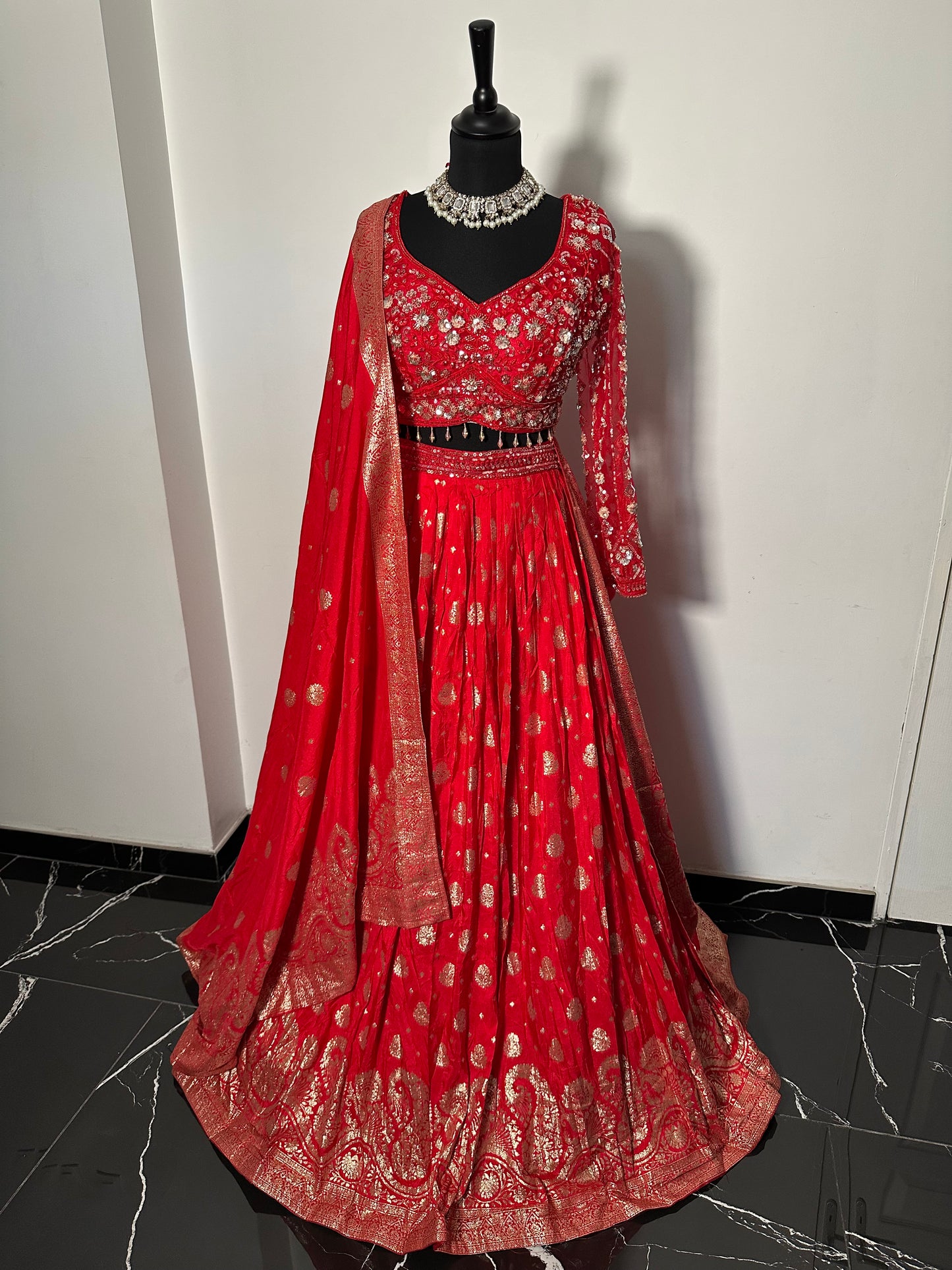 Lehenga rouge Maharani