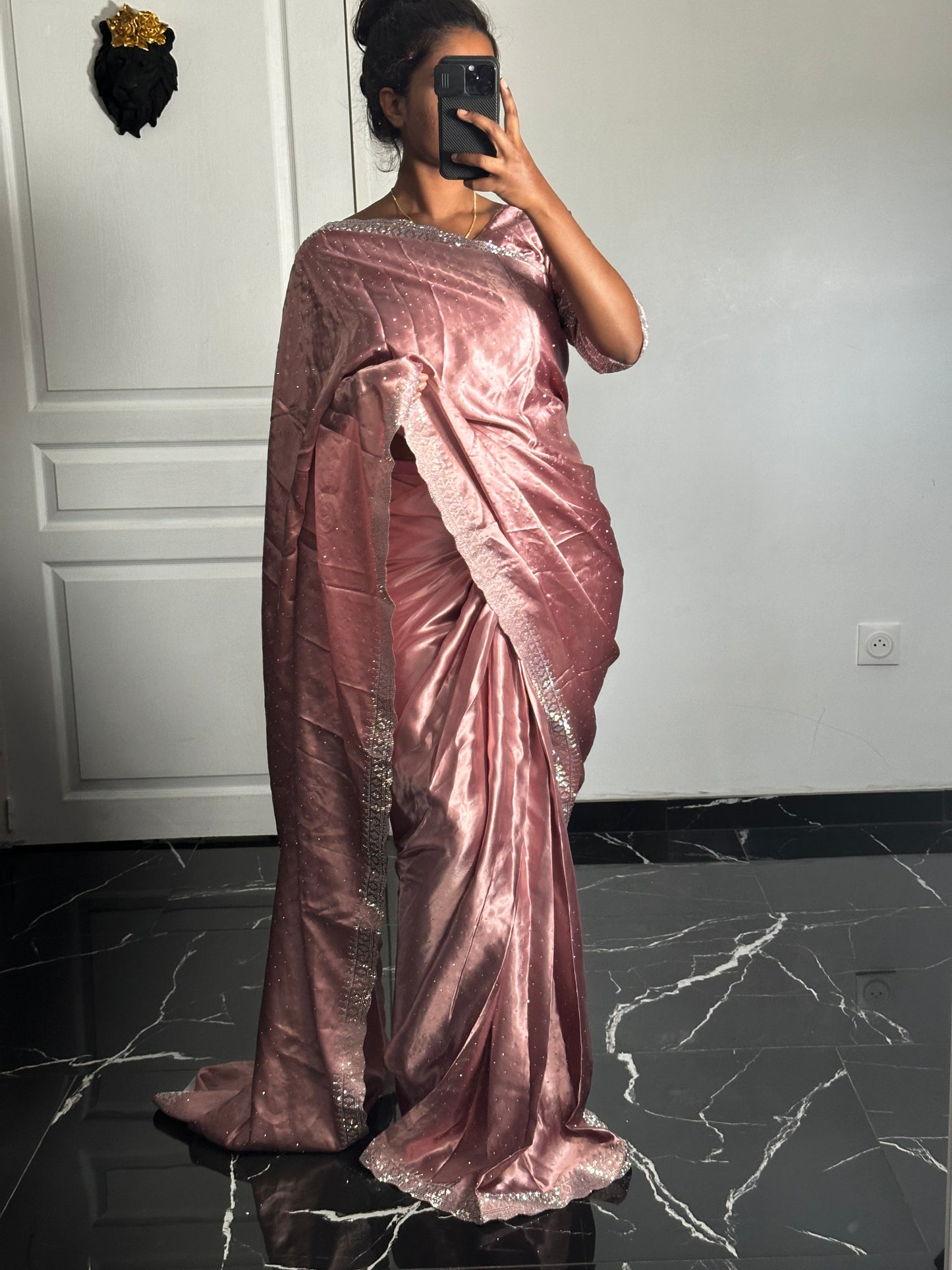 Liyanaa rose one minute saree
