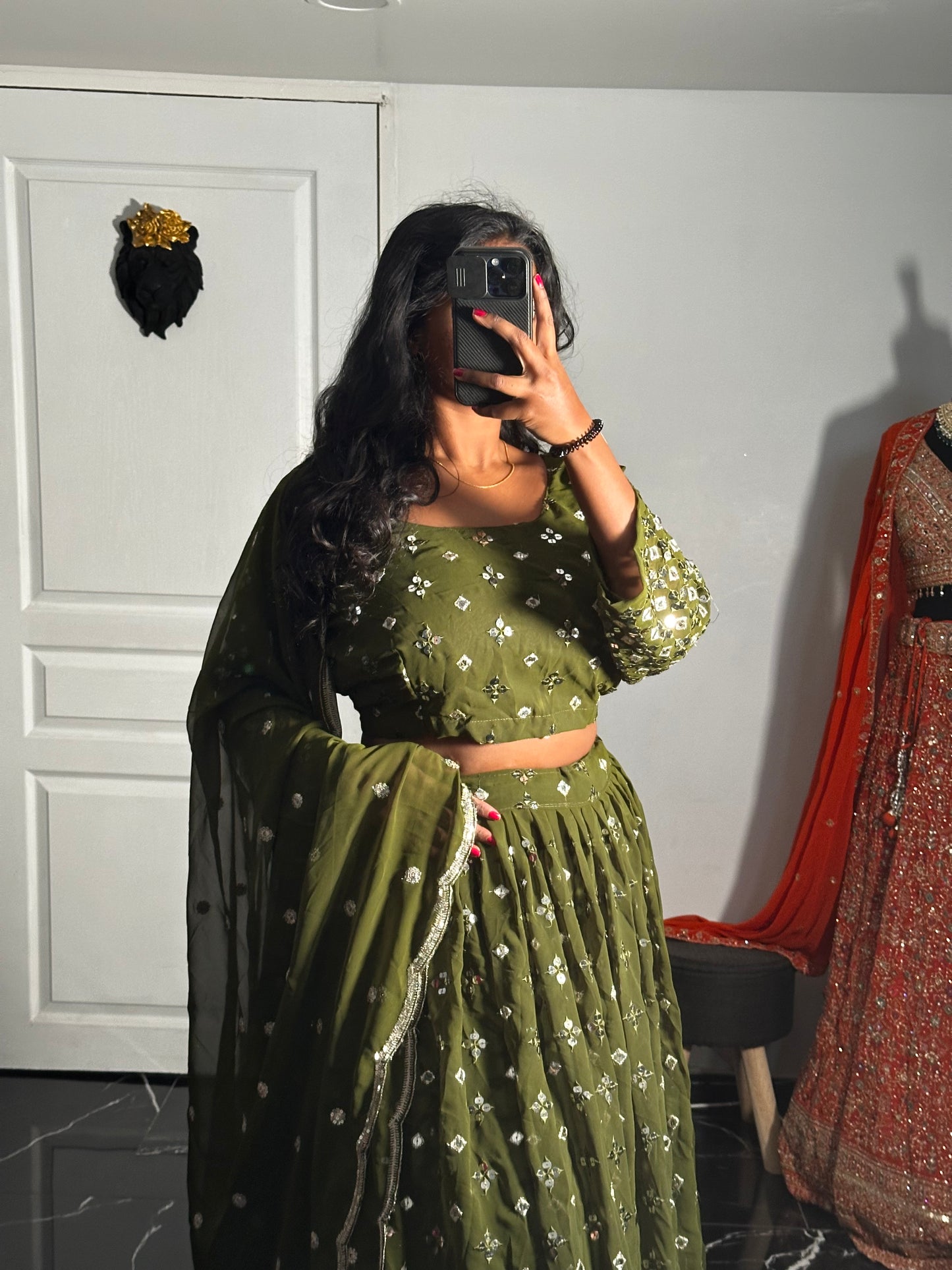 Lehenga Vert Olive de Luxe en Georgette Brodé
