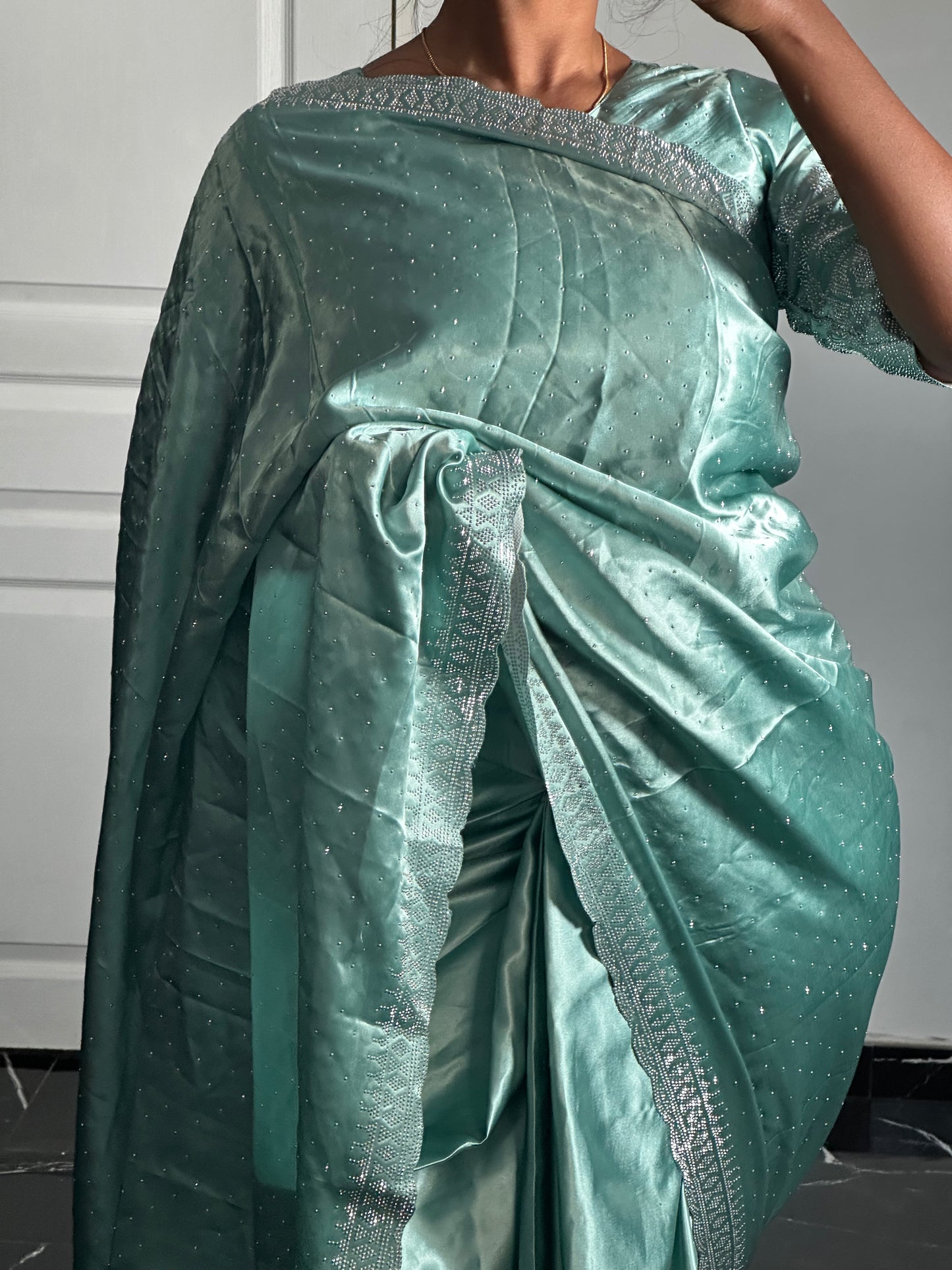 Liyanaa blue one minute saree