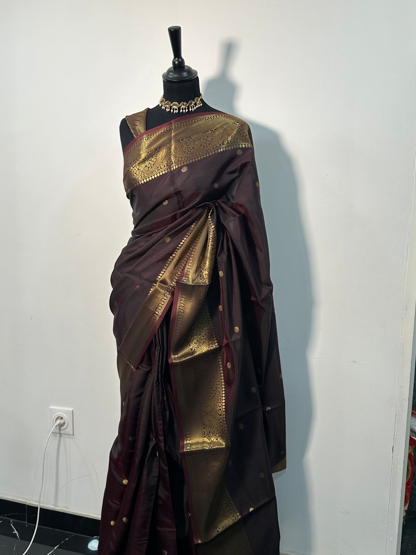 Sari Soft Silk – Marron & Doré