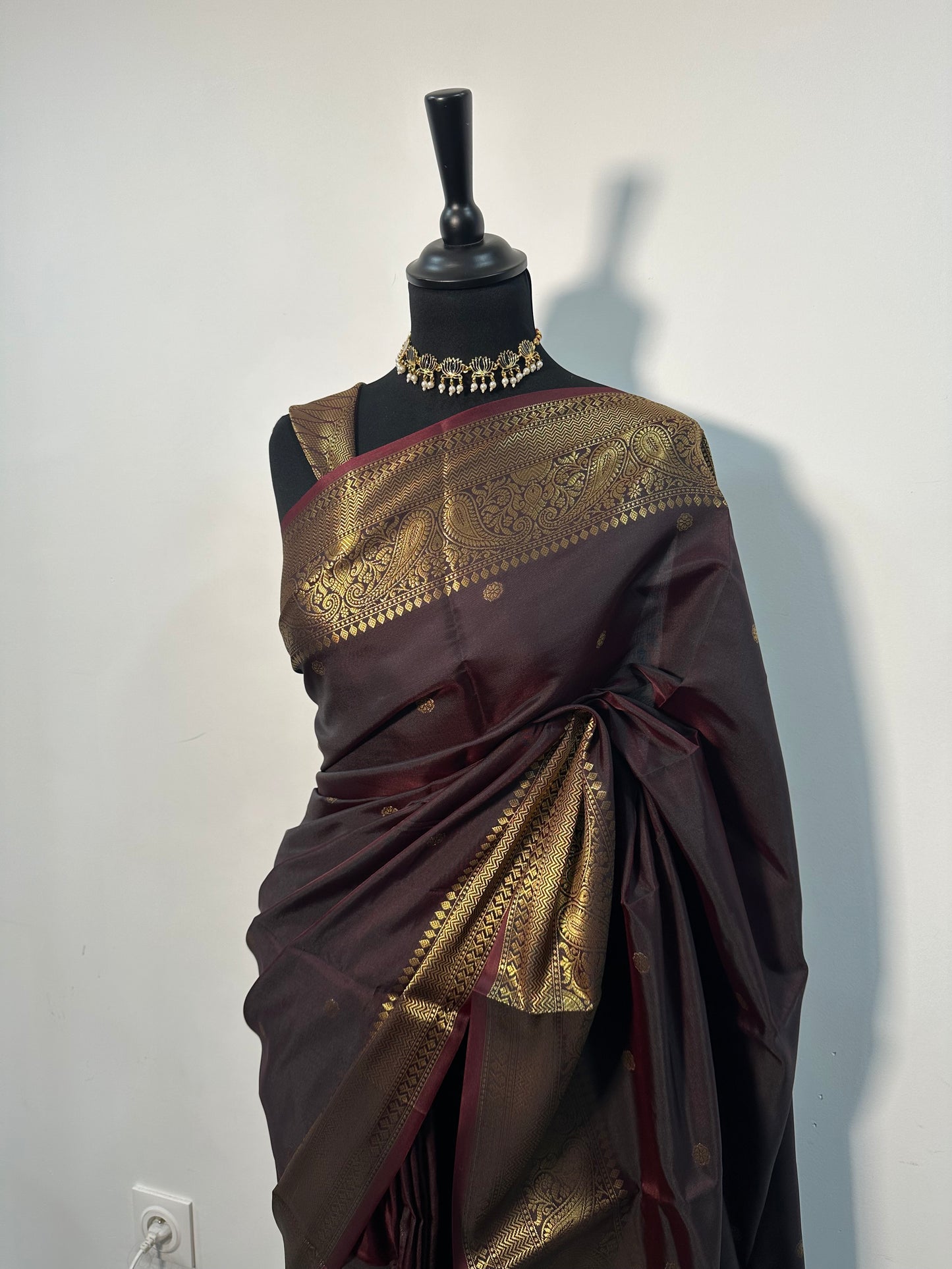 Sari Soft Silk – Marron & Doré