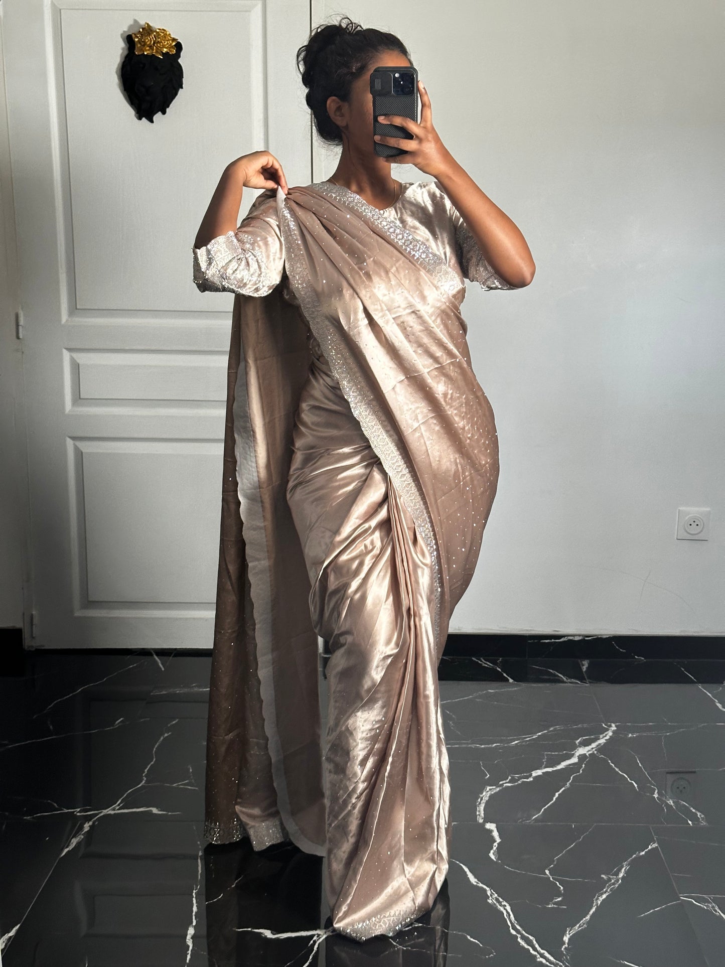 Liyanaa gold one minute saree