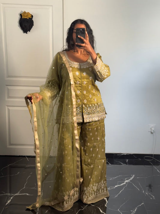 Salwar Kameez Liyana