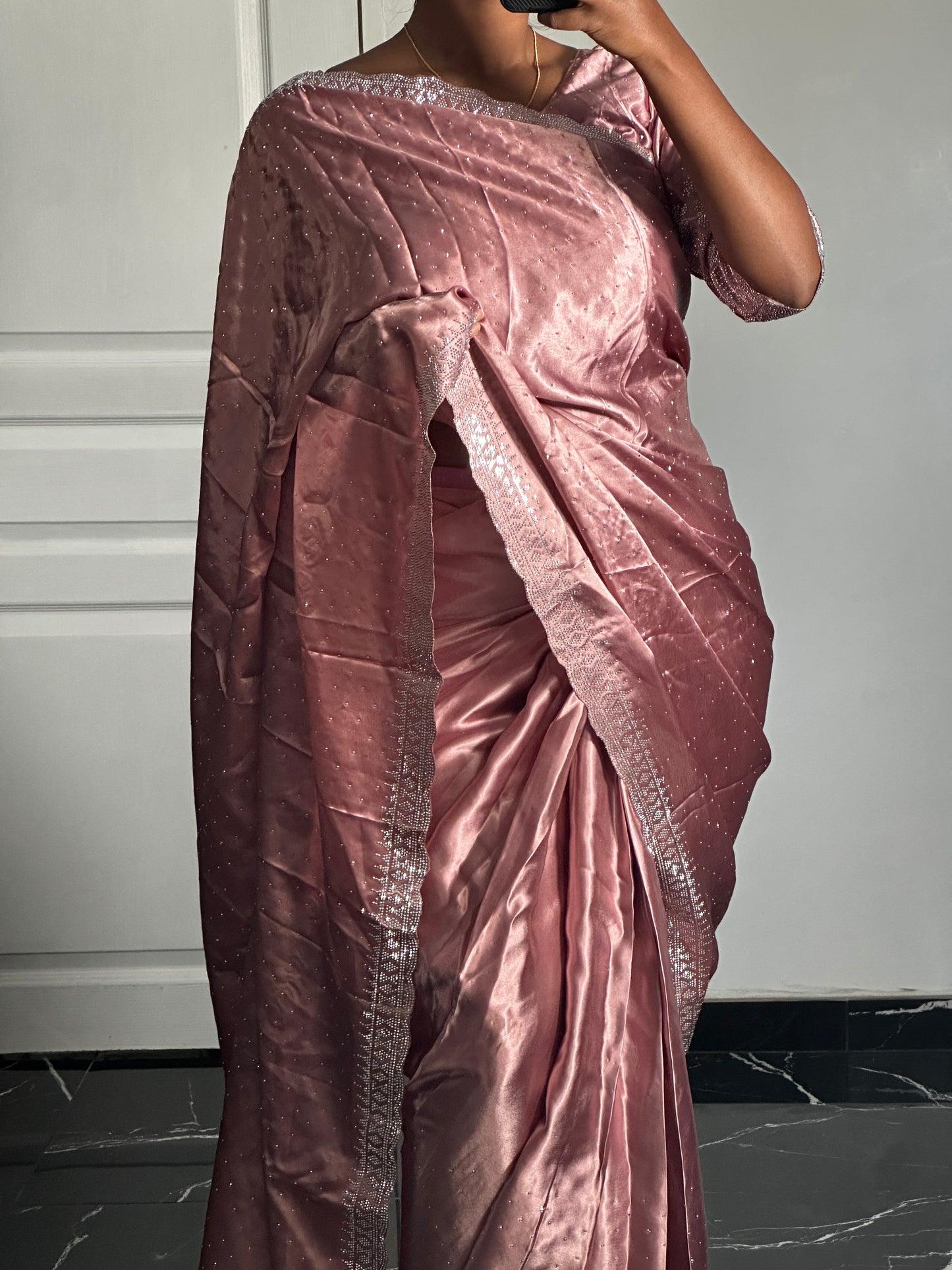 Liyanaa rose one minute saree