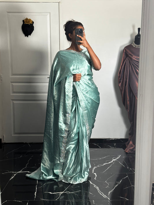 Liyanaa blue one minute saree